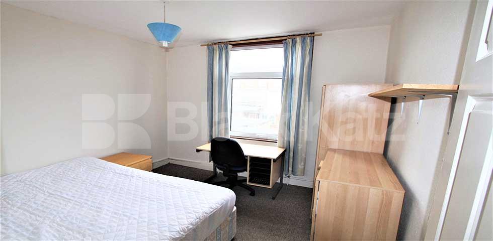 			NEW INSTRUCTION!, 6 Bedroom, 1 bath, 1 reception House			 Hermitage Road, FINSBURY PARK/ STROUD GREEN/ HARRINGAY